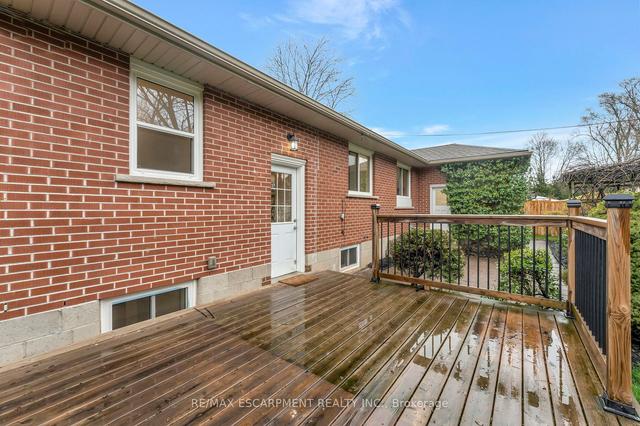 2060 Maplewood Dr, House detached with 2 bedrooms, 3 bathrooms and 5 parking in Burlington ON | Image 31
