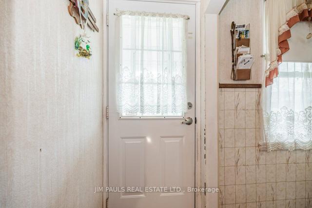 165 East 16th St, House detached with 2 bedrooms, 1 bathrooms and 1 parking in Hamilton ON | Image 6