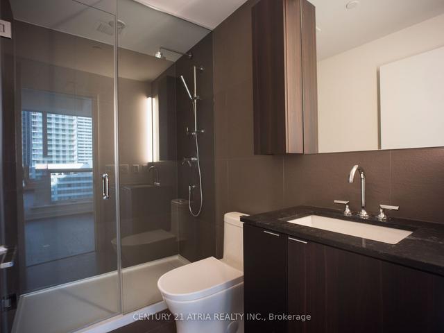 2013 - 35 Mercer St, Condo with 2 bedrooms, 2 bathrooms and 0 parking in Toronto ON | Image 13