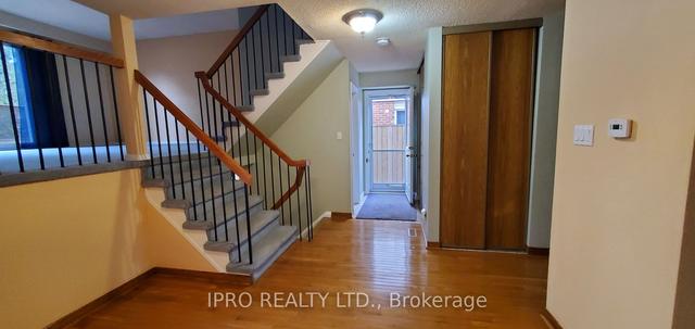 12 Simmons Blvd, House detached with 3 bedrooms, 3 bathrooms and 3 parking in Brampton ON | Image 5