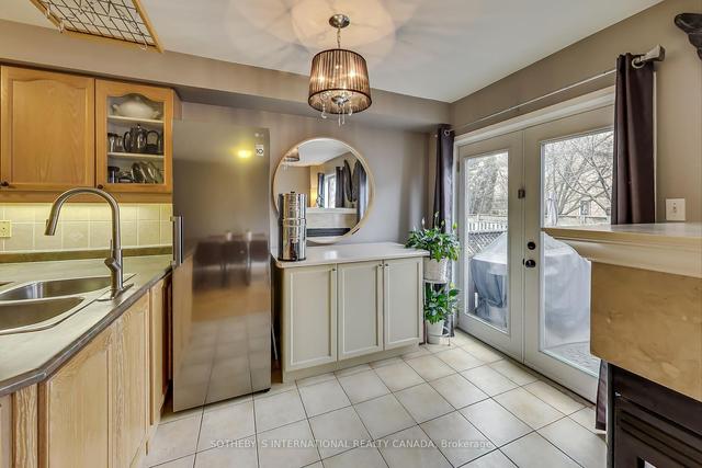 1091 Pepperidge Crossing, House semidetached with 3 bedrooms, 3 bathrooms and 3 parking in Mississauga ON | Image 6