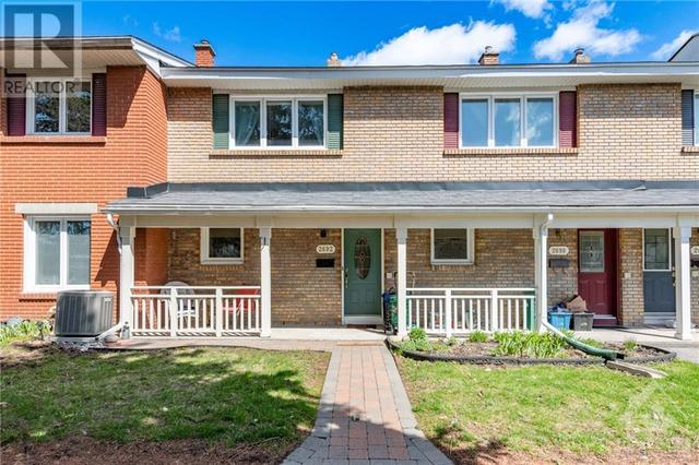 2692 Draper Avenue, House attached with 2 bedrooms, 1 bathrooms and 1 parking in Ottawa ON | Image 1