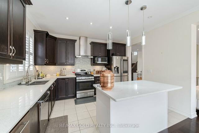 100 Veterans Dr, House detached with 4 bedrooms, 4 bathrooms and 5 parking in Brampton ON | Image 8
