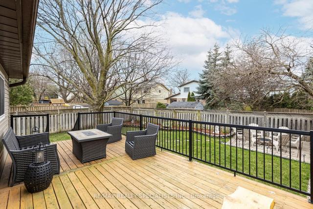 7107 Cadiz Cres, House semidetached with 3 bedrooms, 2 bathrooms and 3 parking in Mississauga ON | Image 31