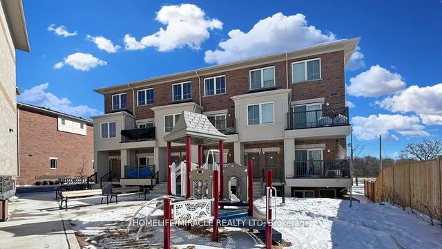 9 - 490 Beresford Path, Townhouse with 2 bedrooms, 2 bathrooms and 1 parking in Oshawa ON | Image 1