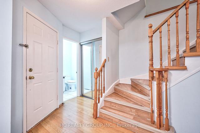 43 Sandyhook Sq, House detached with 3 bedrooms, 3 bathrooms and 2 parking in Toronto ON | Image 2