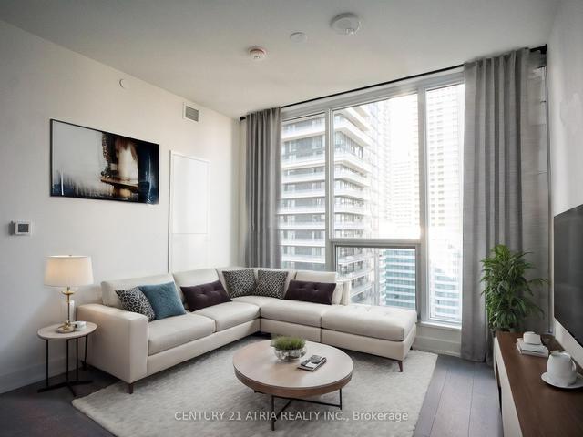 2013 - 35 Mercer St, Condo with 2 bedrooms, 2 bathrooms and 0 parking in Toronto ON | Image 8