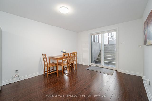 209 Pellatt Ave S, House semidetached with 3 bedrooms, 3 bathrooms and 7 parking in Toronto ON | Image 21