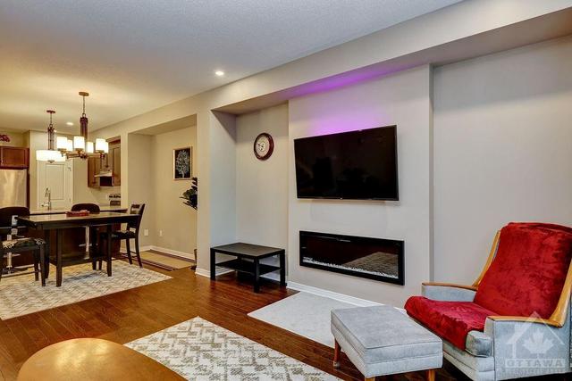 405 Cope Drive, Townhouse with 3 bedrooms, 3 bathrooms and 2 parking in Ottawa ON | Image 7