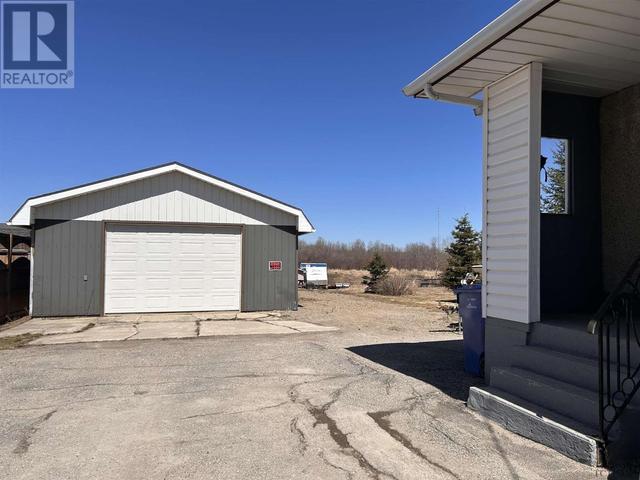 120 Brunetville Rd, House detached with 3 bedrooms, 1 bathrooms and null parking in Kapuskasing ON | Image 2