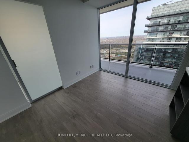 4902 - 70 Annie Craig Dr, Condo with 1 bedrooms, 2 bathrooms and 1 parking in Toronto ON | Image 9
