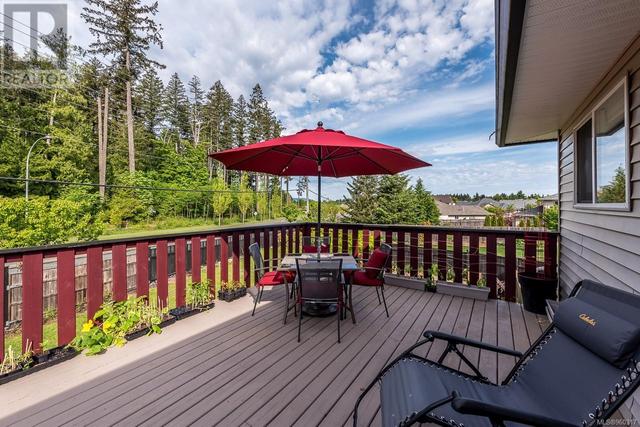 2581 Carstairs Dr, House detached with 5 bedrooms, 3 bathrooms and 1 parking in Courtenay BC | Image 26