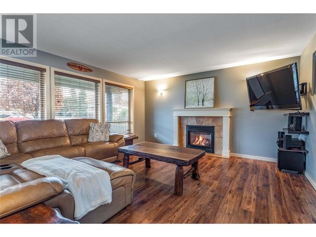 788 Galbraith Place, House detached with 3 bedrooms, 2 bathrooms and 2 parking in Kelowna BC | Image 9