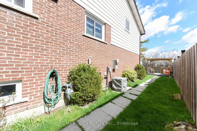 7583 Wildfern Dr, House semidetached with 3 bedrooms, 2 bathrooms and 3 parking in Mississauga ON | Image 31