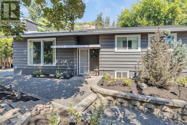 1224 Mountain Avenue, House detached with 6 bedrooms, 2 bathrooms and 14 parking in Kelowna BC | Image 4