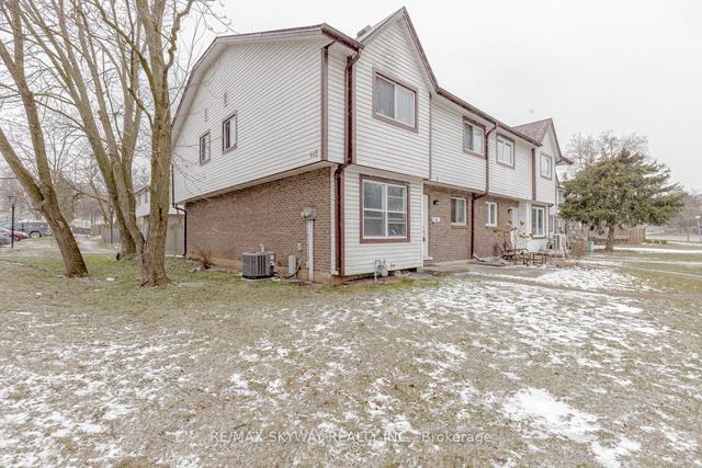 5 - 445 Pioneer Dr, Townhouse with 3 bedrooms, 2 bathrooms and 1 parking in Kitchener ON | Image 23