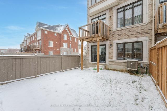 49 Sandwell St, House attached with 3 bedrooms, 4 bathrooms and 3 parking in Vaughan ON | Image 33