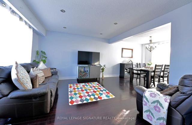18 Crow Tr, House detached with 3 bedrooms, 3 bathrooms and 2 parking in Toronto ON | Image 27