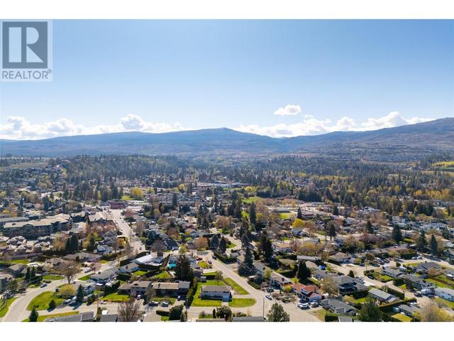 4447 Pinegrove Road, House detached with 5 bedrooms, 2 bathrooms and 4 parking in Kelowna BC | Image 54