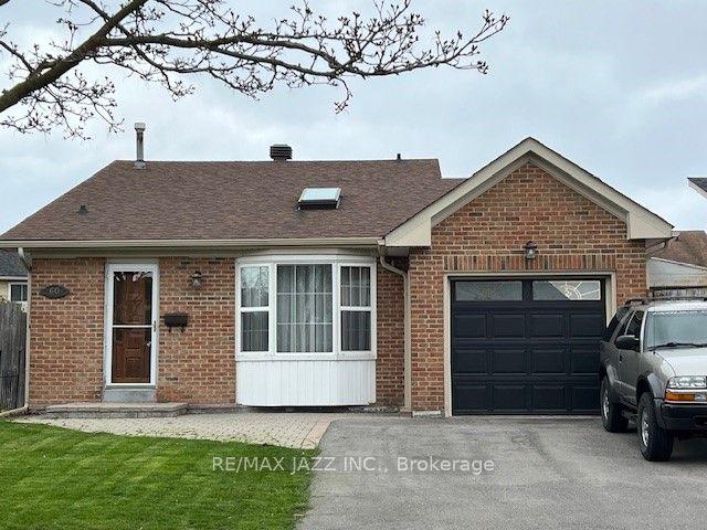 60 Brooksbank Cres, House detached with 2 bedrooms, 2 bathrooms and 3 parking in Ajax ON | Image 1