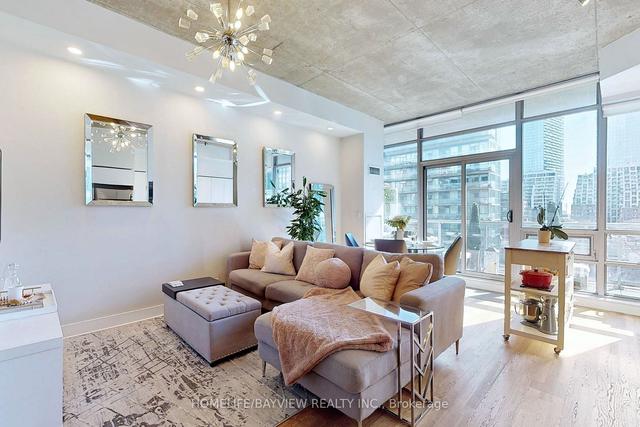 712 - 399 Adelaide St W, Condo with 1 bedrooms, 1 bathrooms and 1 parking in Toronto ON | Image 1
