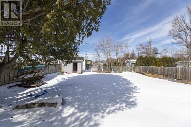 140 Algonquin St S, House detached with 3 bedrooms, 2 bathrooms and null parking in Thunder Bay ON | Image 27