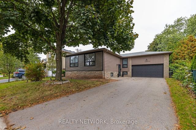 2360 Wyandotte Dr, House detached with 3 bedrooms, 2 bathrooms and 5 parking in Oakville ON | Image 12
