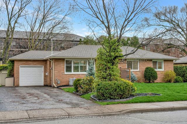 2060 Maplewood Dr, House detached with 2 bedrooms, 3 bathrooms and 5 parking in Burlington ON | Image 33