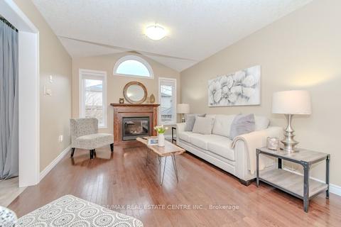 7 Henderson Dr, Guelph, ON, N1E0A1 | Card Image