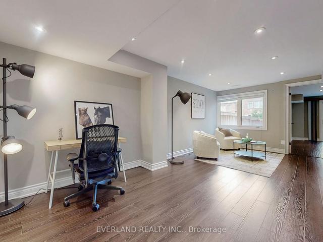 39 Paper Mills Cres, House attached with 3 bedrooms, 4 bathrooms and 4 parking in Richmond Hill ON | Image 19