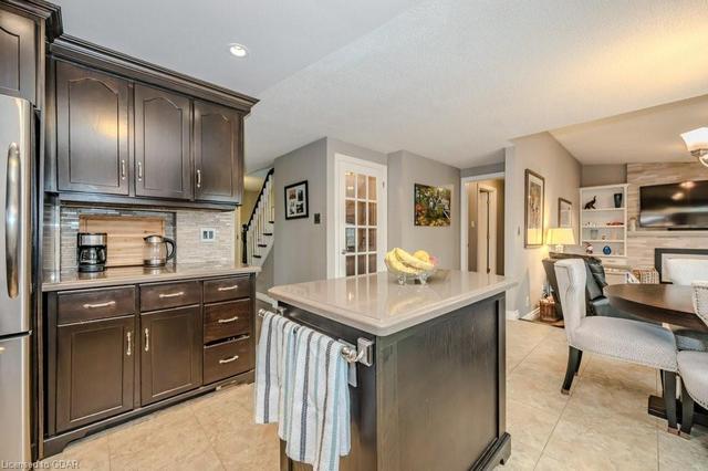 17 Sunrise Court, House detached with 4 bedrooms, 2 bathrooms and 6 parking in Guelph ON | Image 5