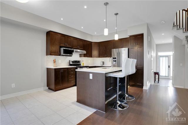 811 Quartet Avenue, Townhouse with 3 bedrooms, 3 bathrooms and 2 parking in Ottawa ON | Image 11