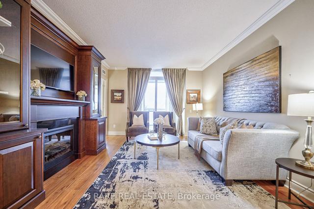 320 - 10101 Yonge St, Condo with 2 bedrooms, 3 bathrooms and 2 parking in Richmond Hill ON | Image 10