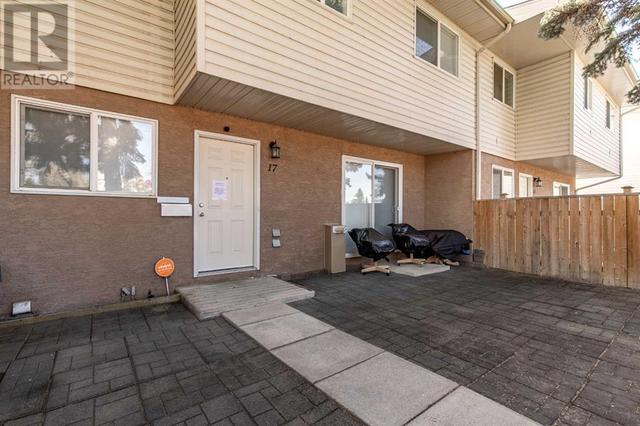 17, - 1915 18 Avenue N, House attached with 3 bedrooms, 1 bathrooms and 2 parking in Lethbridge AB | Image 1