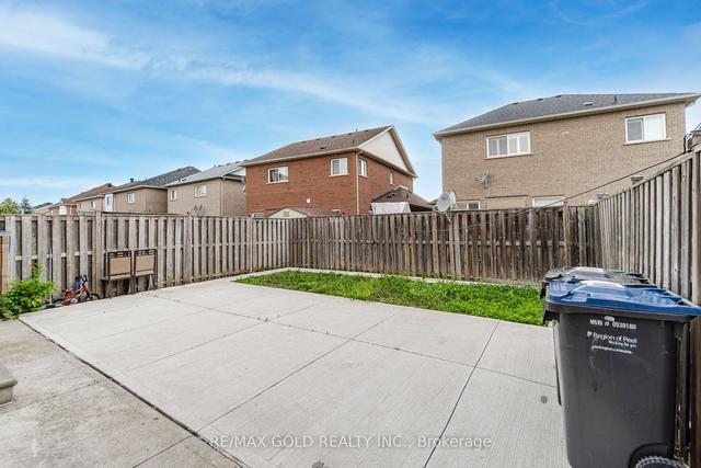16 Sestina Crt, House semidetached with 3 bedrooms, 4 bathrooms and 3 parking in Brampton ON | Image 24