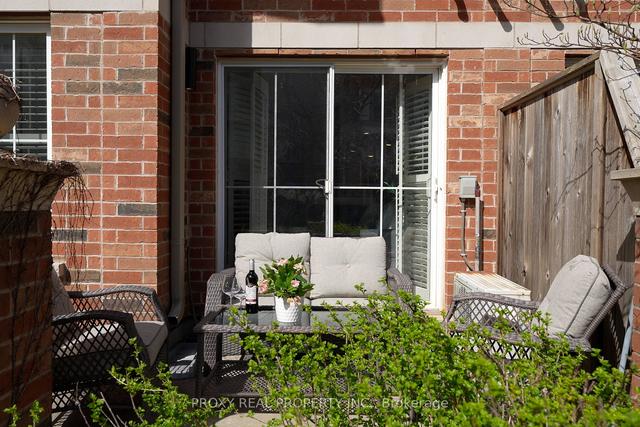 29 - 19 Hays Blvd, Townhouse with 2 bedrooms, 2 bathrooms and 2 parking in Oakville ON | Image 39