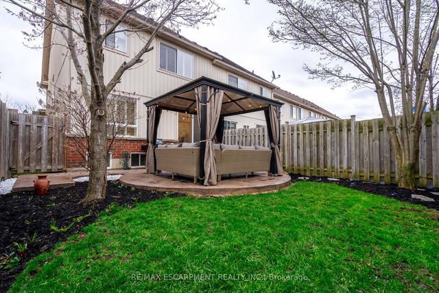 32 Fox Run, House attached with 3 bedrooms, 3 bathrooms and 3 parking in Hamilton ON | Image 32