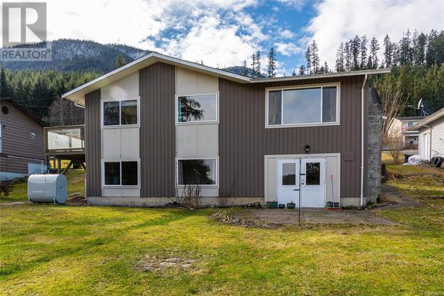 491 Macmillan Dr, House detached with 4 bedrooms, 3 bathrooms and 4 parking in Sayward BC | Image 4