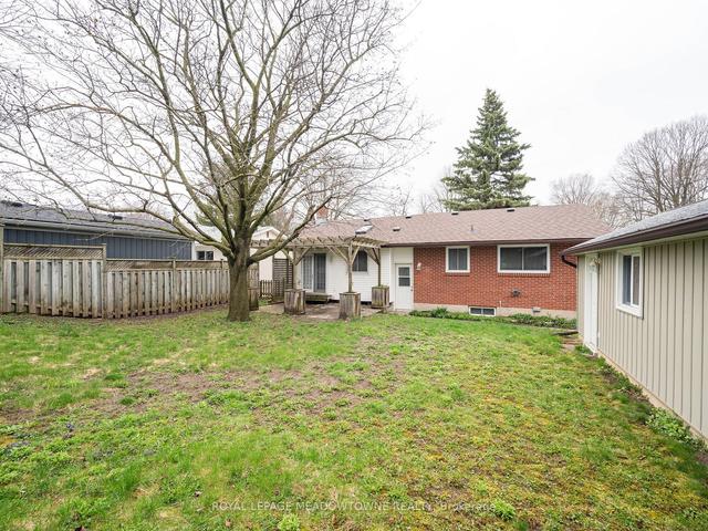 342 Dale Cres, House detached with 3 bedrooms, 2 bathrooms and 4 parking in Waterloo ON | Image 33