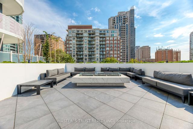 704 - 15 Holmes Ave, Condo with 3 bedrooms, 2 bathrooms and 1 parking in Toronto ON | Image 13