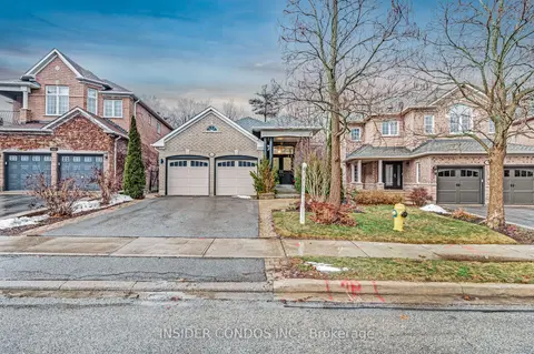 111 Regency View Hts, Vaughan, ON, L6A3T7 | Card Image