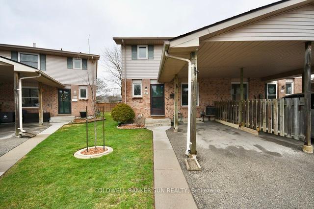 17 - 160 Conway Dr, House attached with 3 bedrooms, 2 bathrooms and 2 parking in London ON | Image 1