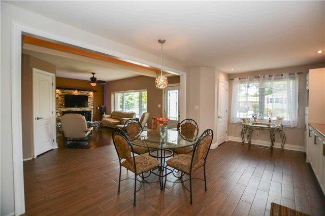 25 Bedford Cres, House detached with 3 bedrooms, 3 bathrooms and 4 parking in Brampton ON | Image 4