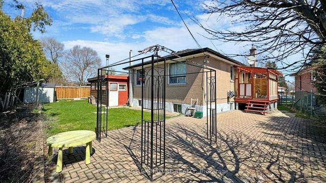 16 Armada Crt, House detached with 3 bedrooms, 3 bathrooms and 7 parking in Toronto ON | Image 8