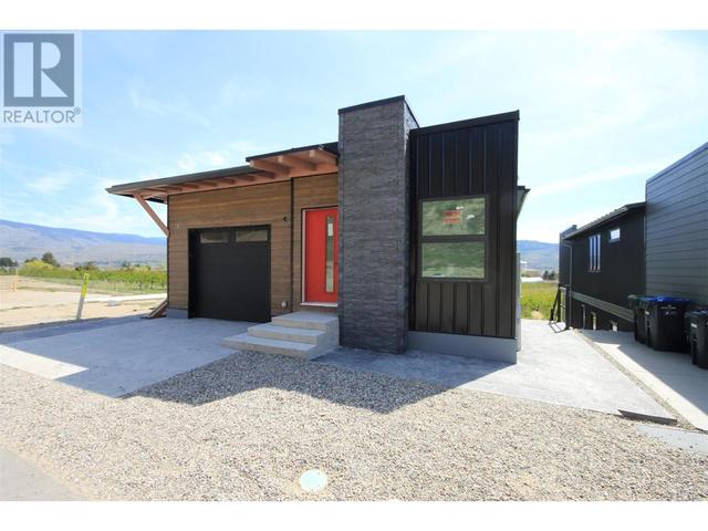 1217 Copper Road, House detached with 5 bedrooms, 3 bathrooms and 2 parking in Oliver BC | Image 1