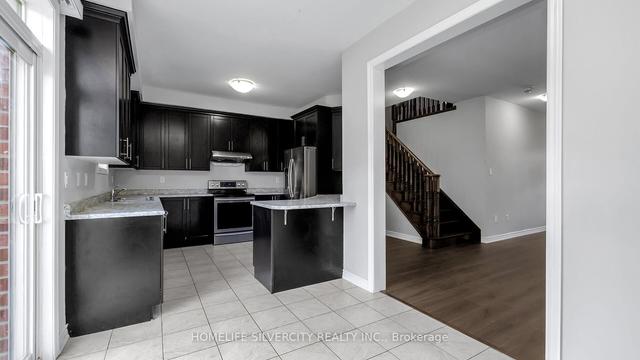 9 Taurus Rd, House semidetached with 3 bedrooms, 3 bathrooms and 2 parking in Brampton ON | Image 5