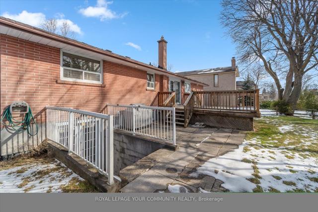 19 Weller Cres, House detached with 2 bedrooms, 2 bathrooms and 7 parking in Vaughan ON | Image 27