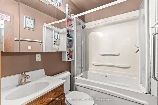 15 Chester St, House detached with 3 bedrooms, 1 bathrooms and 5 parking in Guelph ON | Image 16
