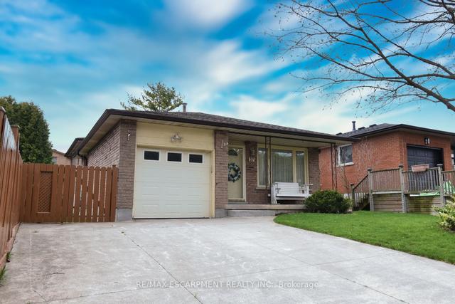 37 Anthony St, House detached with 3 bedrooms, 2 bathrooms and 2 parking in Hamilton ON | Image 12
