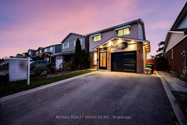 32 Ashurst Cres, House detached with 3 bedrooms, 4 bathrooms and 3 parking in Brampton ON | Image 12